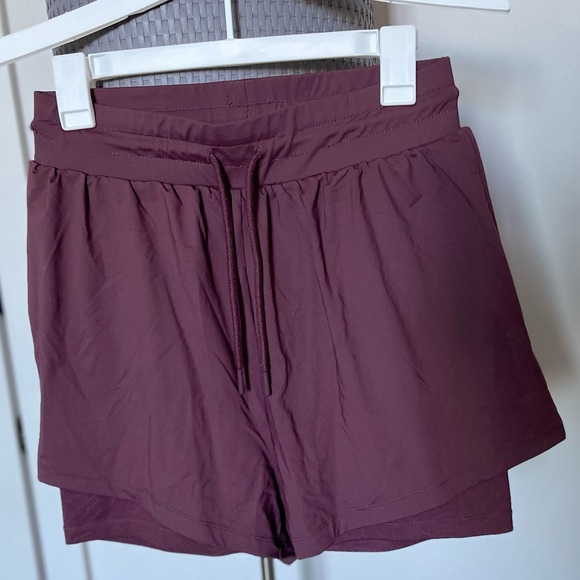Gymshark Pants - Gymshark purple plum workout shorts